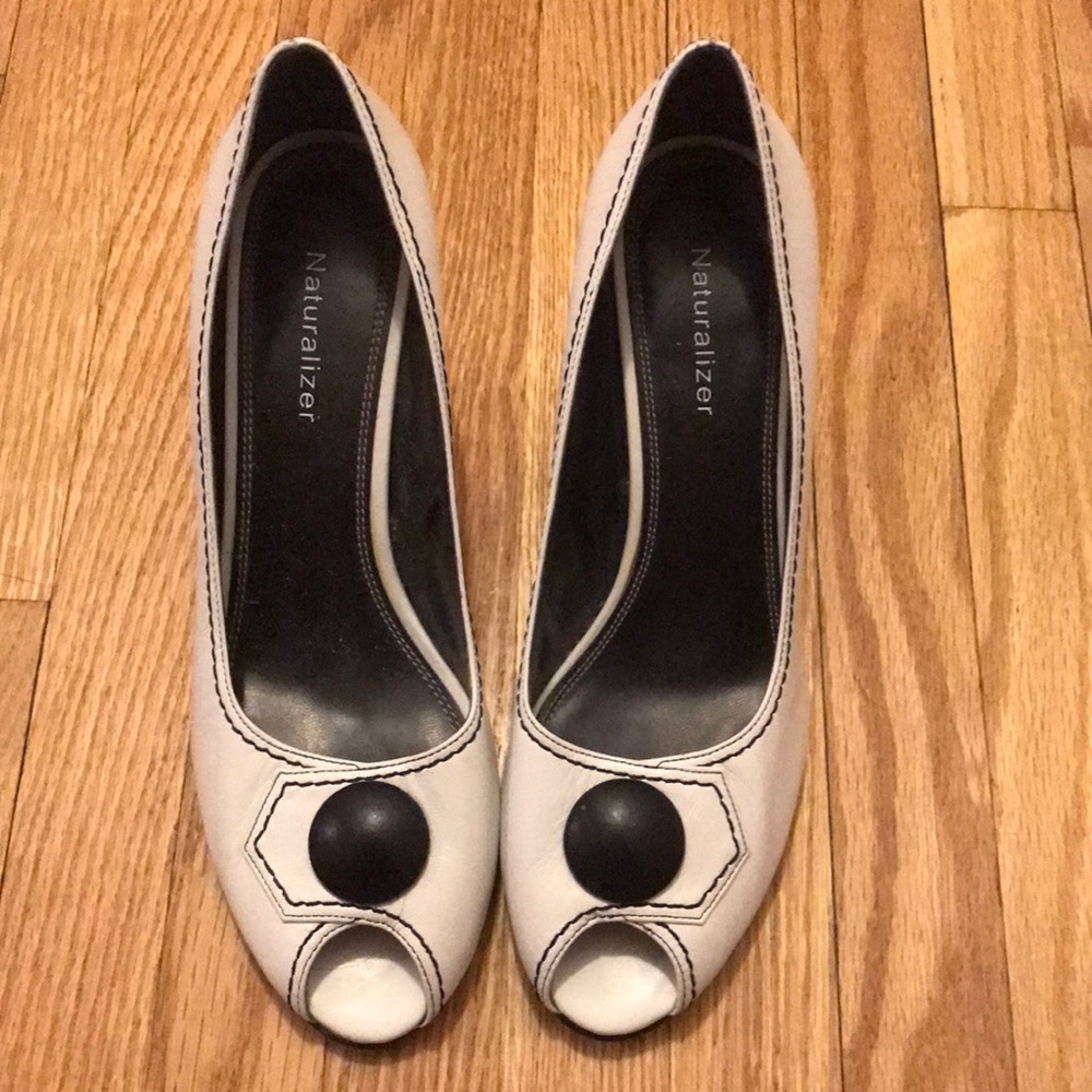 Naturalizer white peep toe heels